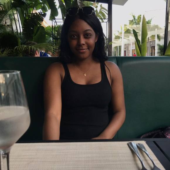 Meet your Posher, Mikayla - Picture 1 of 1